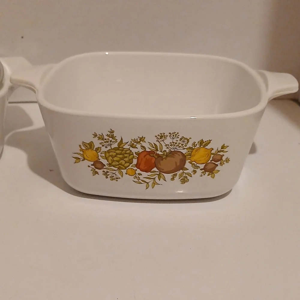 Corningware Pyrex Spice Of Life White Casserole Dish with Floral Design